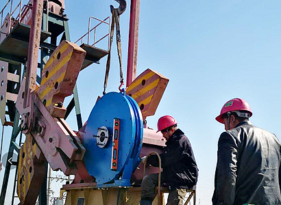 創(chuàng)新形成了抽油機(jī)半直驅(qū)采油技術(shù)，**了系統(tǒng)能耗減少了維護(hù)工作量，提高了**性